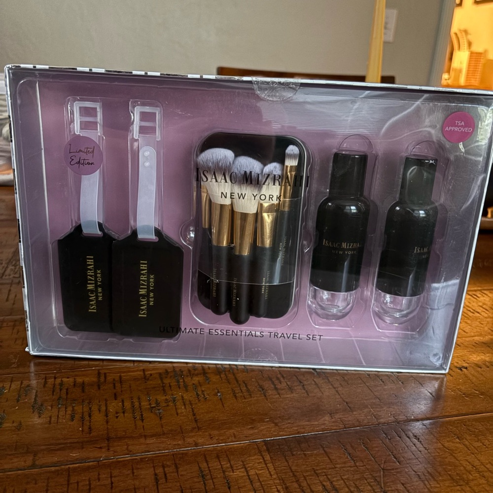 Isaac Mizrahi Black Travel Essentials Set